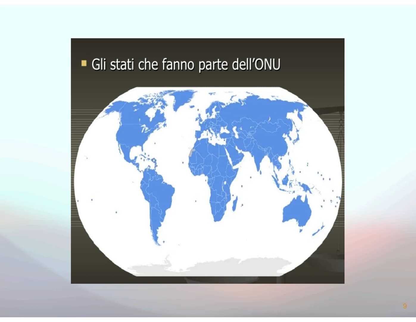 UNIONE EUROPEA L'EUROPA DOPO LA SECONDA GUERRA MONDIALE.
Negli anni successivi alla conclusione della seconda guerra
mondiale l'Europa dovet