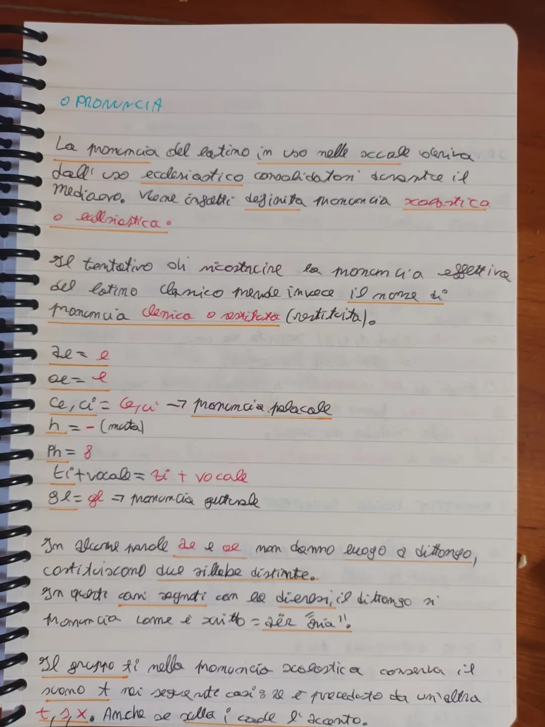 VOCABOLI (expressioni latime)
- Non plus ultra = non più oltre
- legenda = che deve essere letto
- lacneando= che si deve laurease
- mutanda