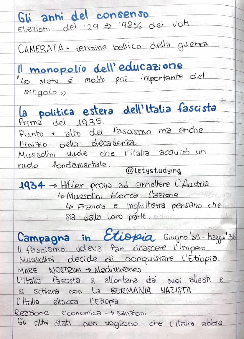 FASCISMO
@letystudying
Con
Mussolini e il ventennid fascista
1 Con
la Pace di Versaille, l'Italia viene derubata
dalla Pace" non vengono dat