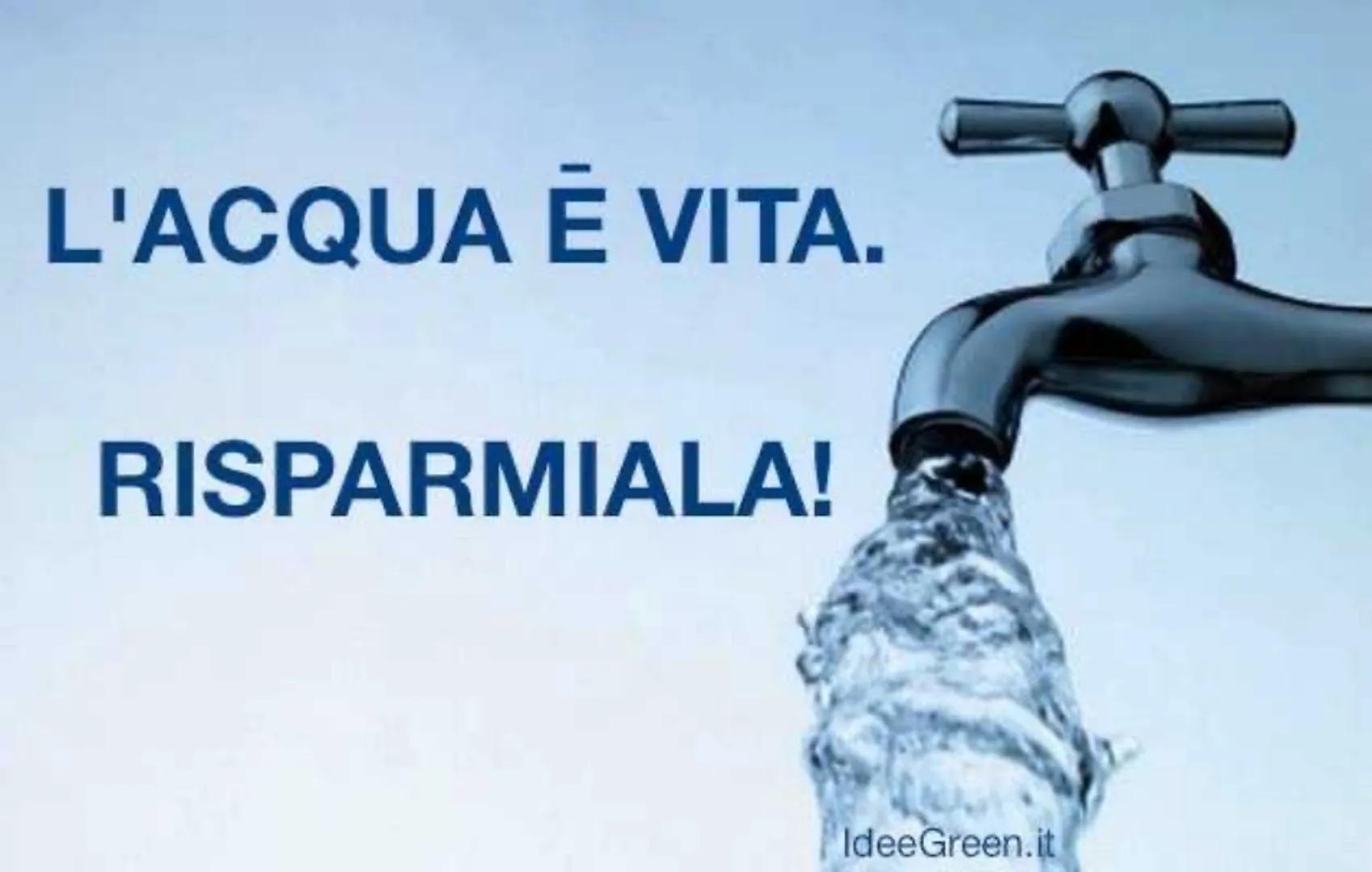 L'acqua: una molecola polare
Breve introduzione
La formula dell'acqua è H2O, ciò significa che la molecola di acqua è formata
da due atomi d