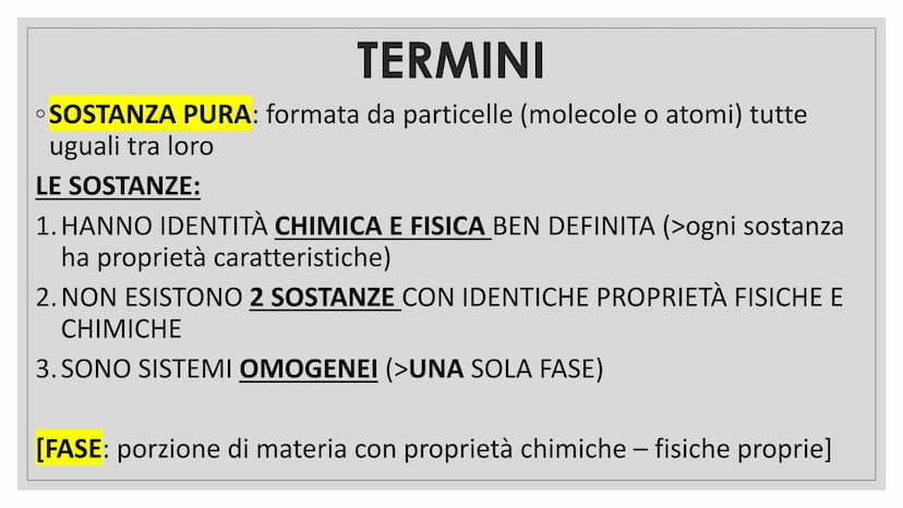 CHIMICA TERMINI
➤MOLECOLA: insieme di atomi legati tra loro
chimicamente
PARTICELLA: può essere atomo o molecola TERMINI
SOSTANZA PURA: form