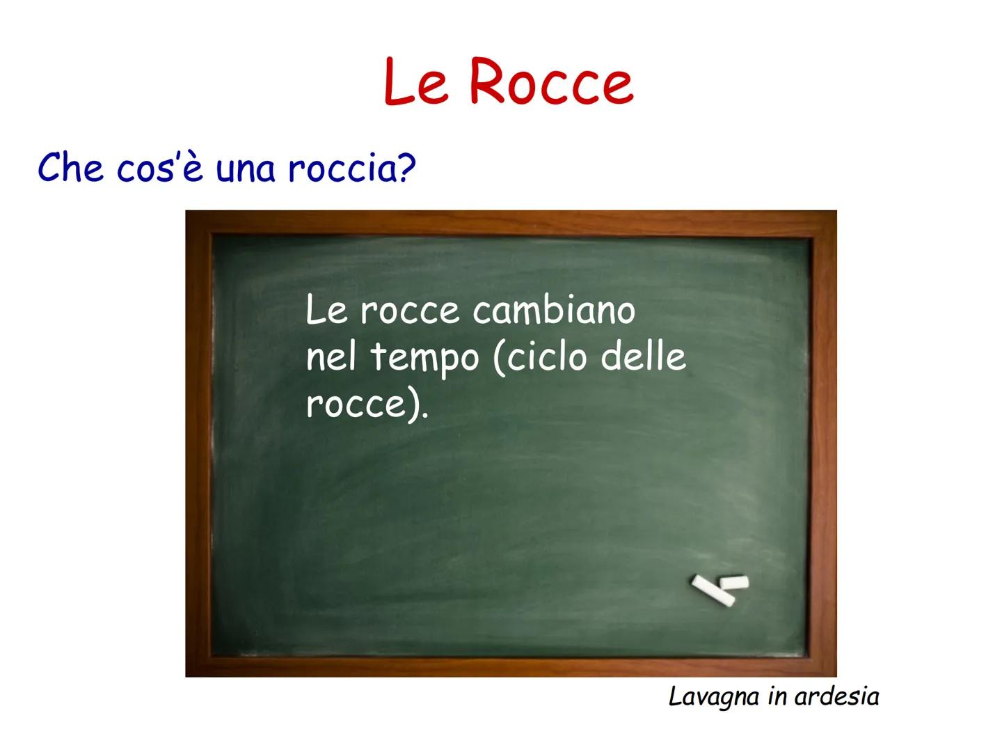 # Le Rocce e i Minerali # Le Rocce
Che cos'è una roccia?
Per roccia si intende un aggregato solido di
diversi minerali.
Malachite # Le Ro
