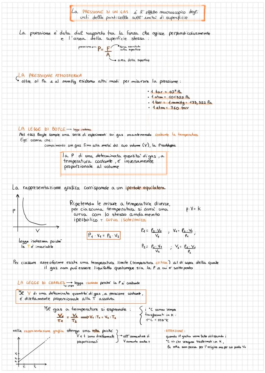 # La PRESSIONE DI UN GAS è l'effetto macroscopico degli
urti delle particelle sull' emità di superficie
La pressione è data dal rapporto tr